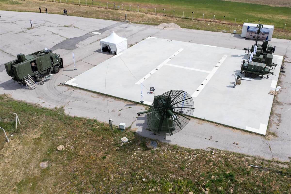 ÇELİKKUBBE gövde gösterisi yaptı! Dron sürüsüne karşı yerli kalkan devrede 5